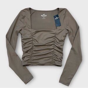 NWT Hollister Long Sleeve Ruched Front Taupe Top
